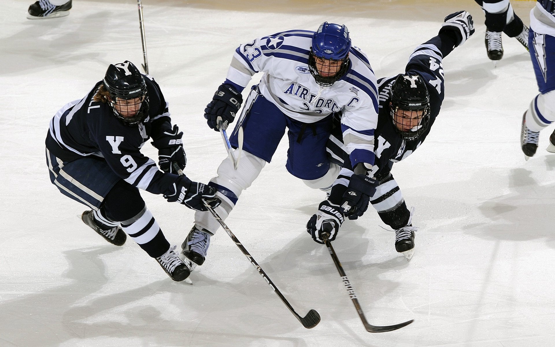 刘伟解读:人人追逐职位折射导向引领不足