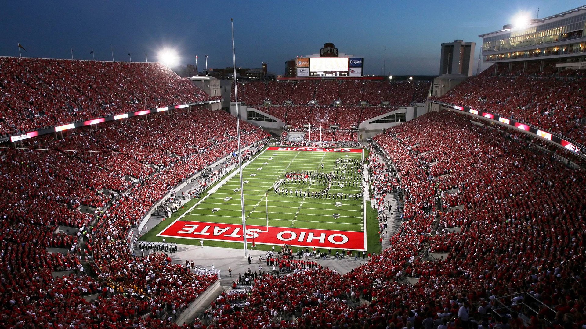 推动体育与新媒体深度融合的资讯中心，体育与传媒的融合与发展